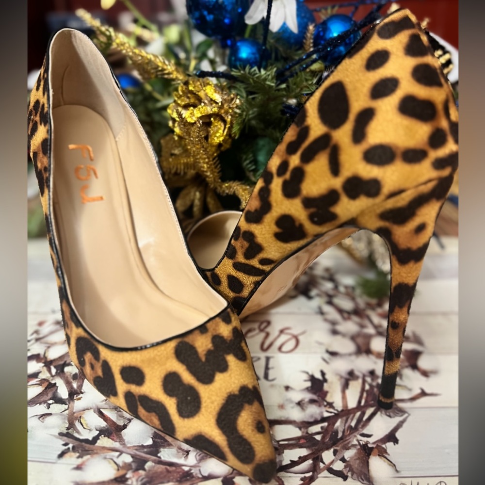 Women’s Sexy Leopard Print Suede Stiletto’s